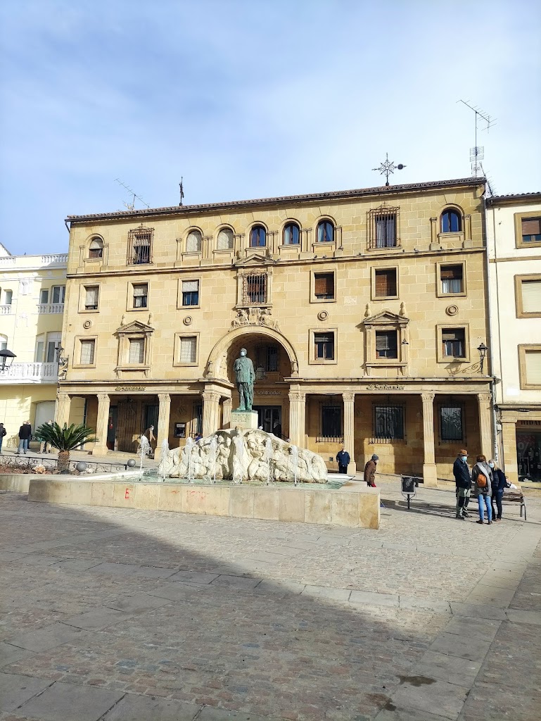 Monumento a Leopoldo Saro Marin