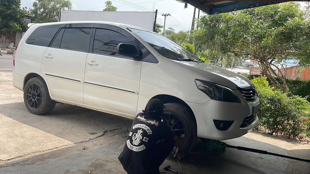 Service shock absorber
