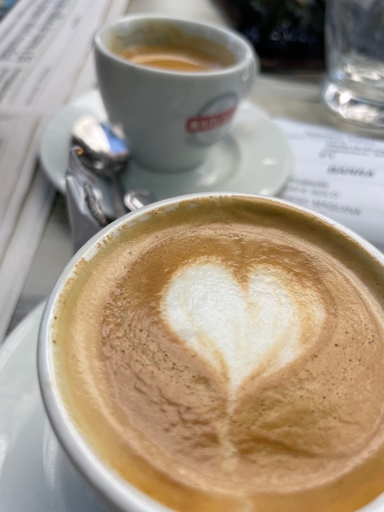 El Cafe de Sergio — Comida y bebida