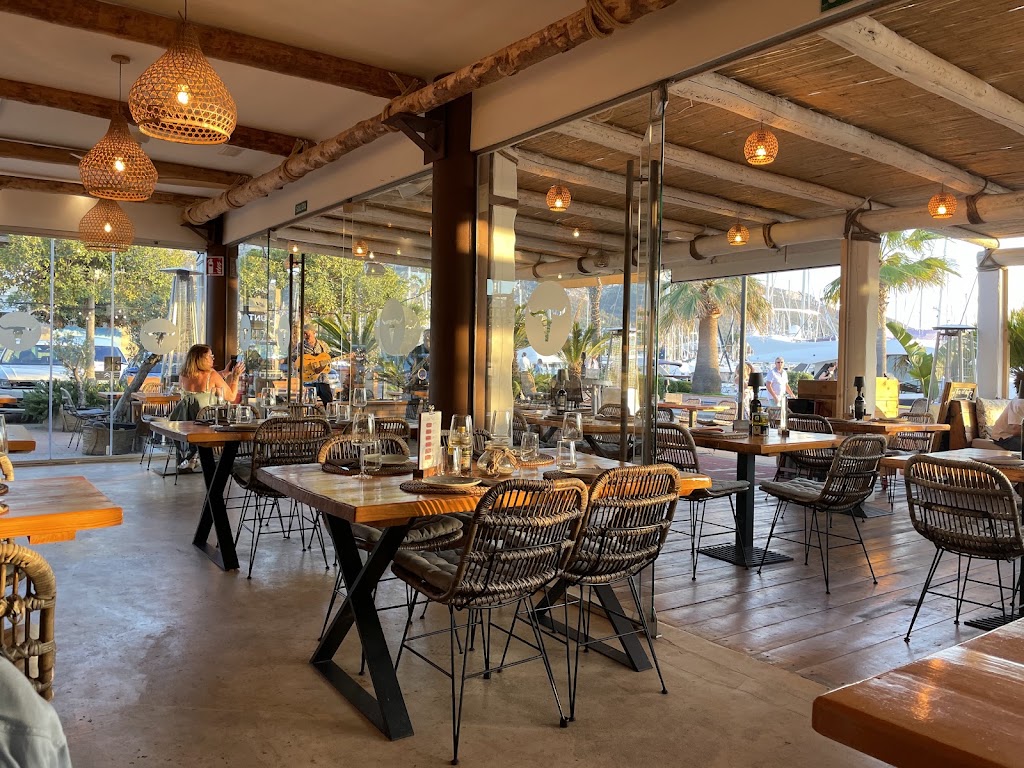 The Cut Steakhouse Denia — Ambiente