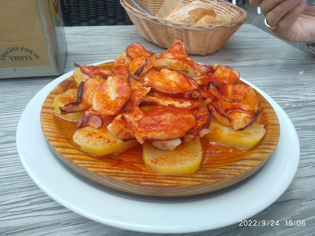 Cafeteria Cerveceria Bilbao — Comida y bebida