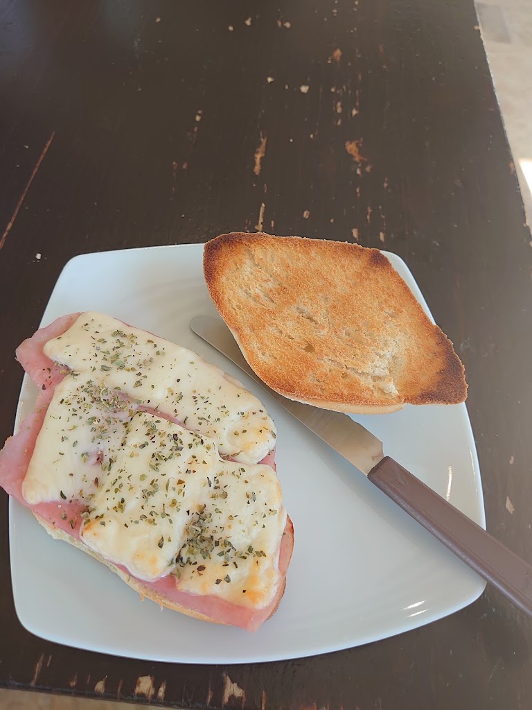 Cafe Bar El Ferrocarril — Comida y bebida