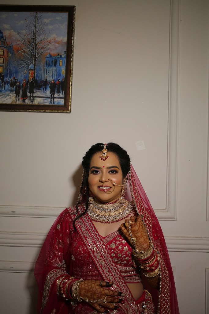 Divyaz Makeover And Beauty Parlour Arang