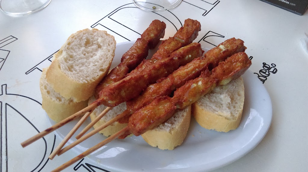 Restaurante Cafeteria Cruz del Este — Comida y bebida