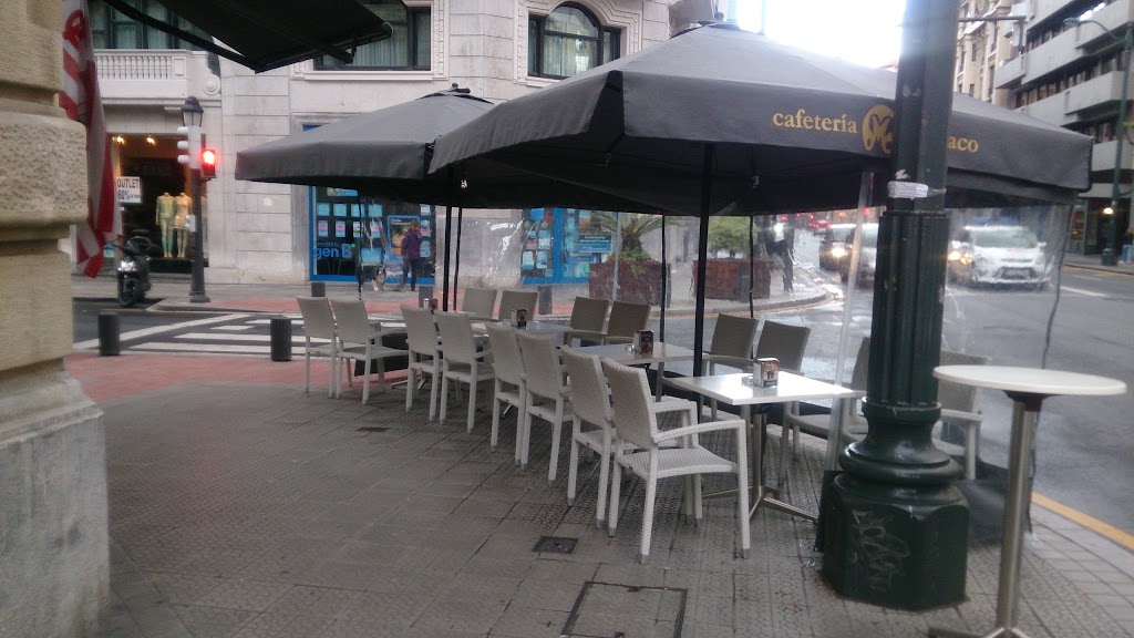 Bar cafeteria "New Monaco Bilbao" — Ambiente