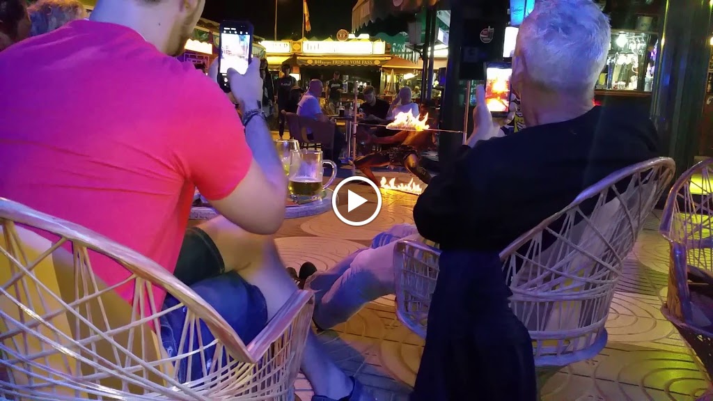 Pub El Bucanero — Videos