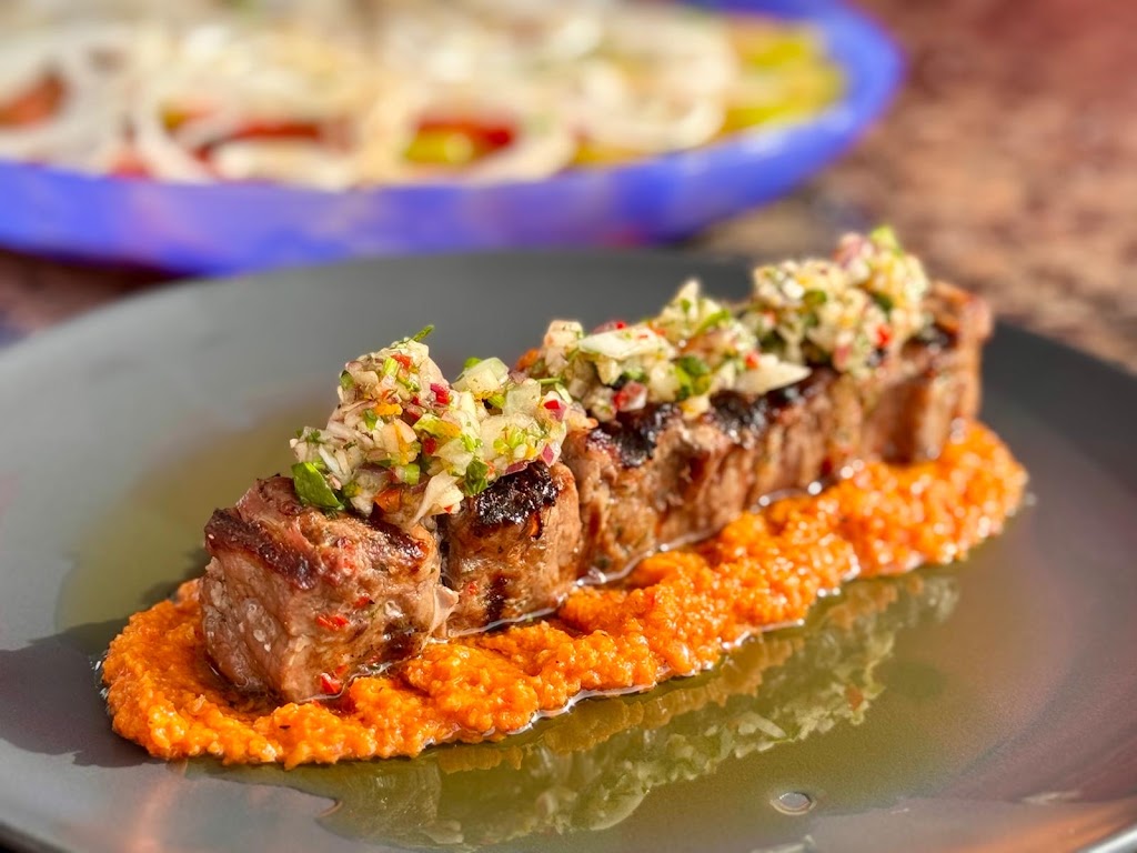 FONI — Comida y bebida