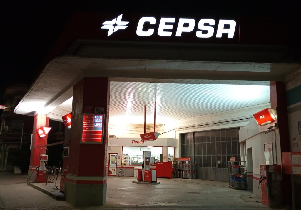 Estacion de servicio Cepsa — Exterior