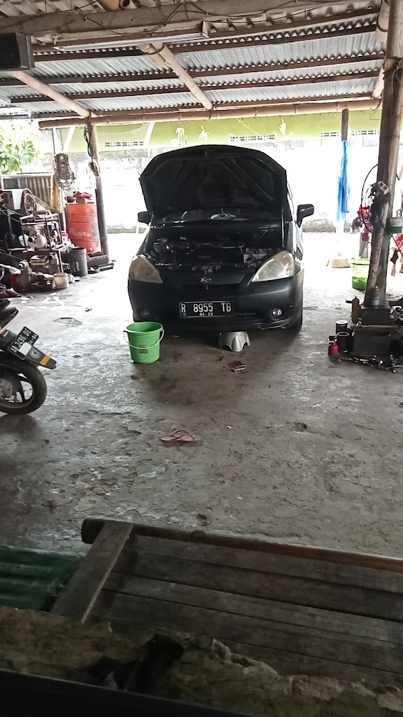 bengkel mobil mbah wer