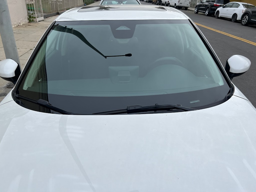 Auto glass shop in Garden Grove