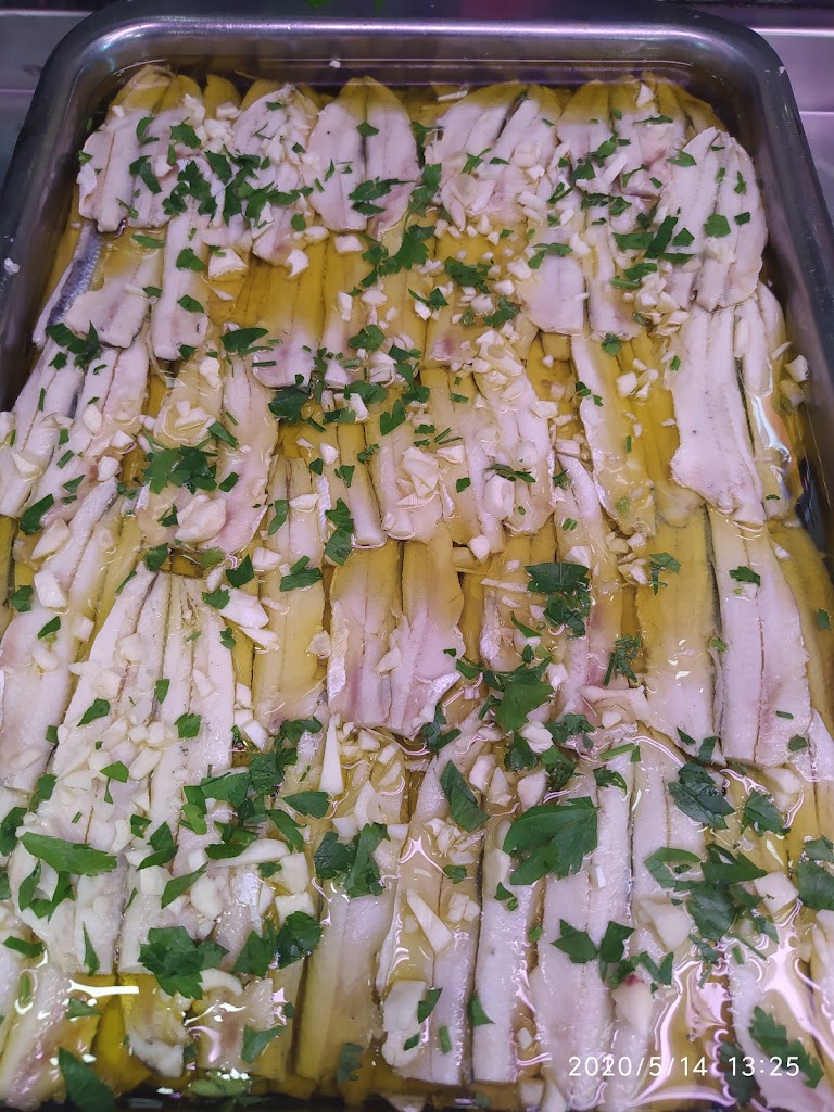 Cerveceria El Mejillon — Comida y bebida