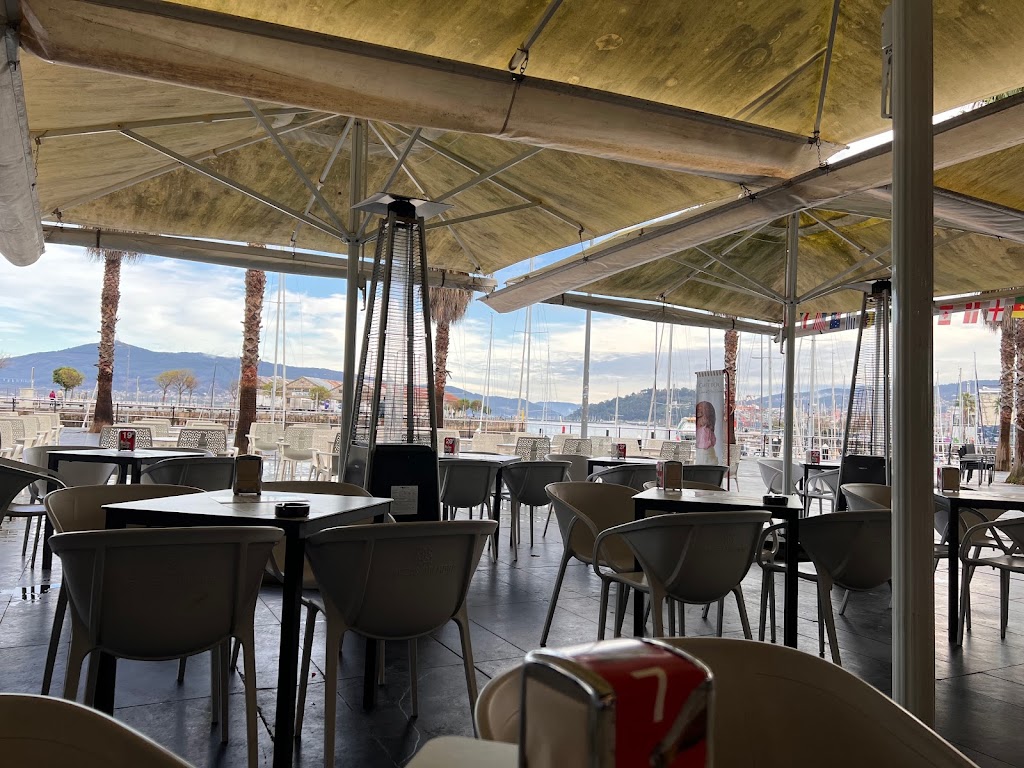 Tablao tapas bar — Ambiente