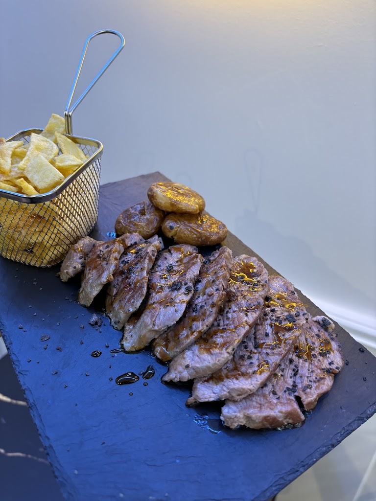 EXKUDO Lounge bar — Comida y bebida