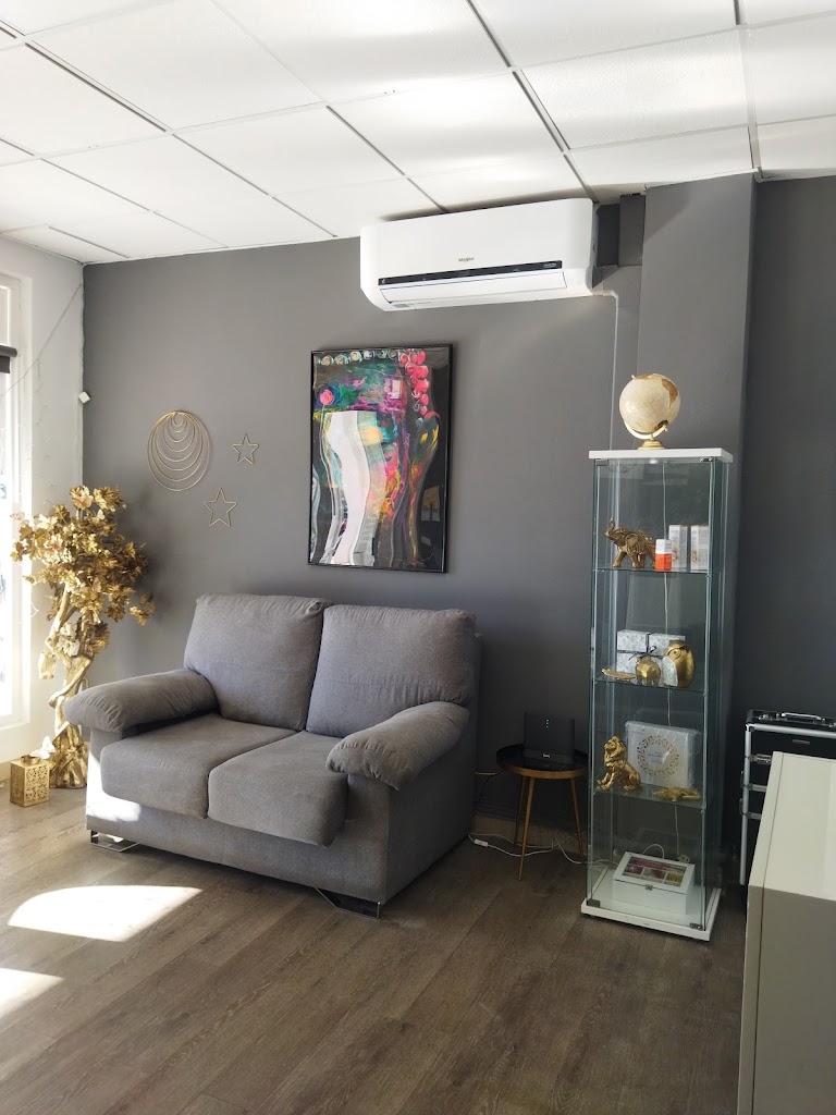 Gold Clinic — Interior
