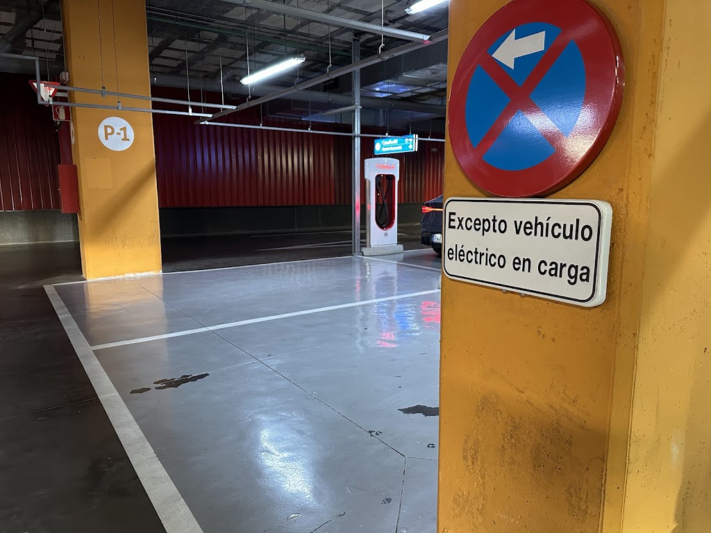 Acceso Parking Centro Comercial Torre Sevilla
