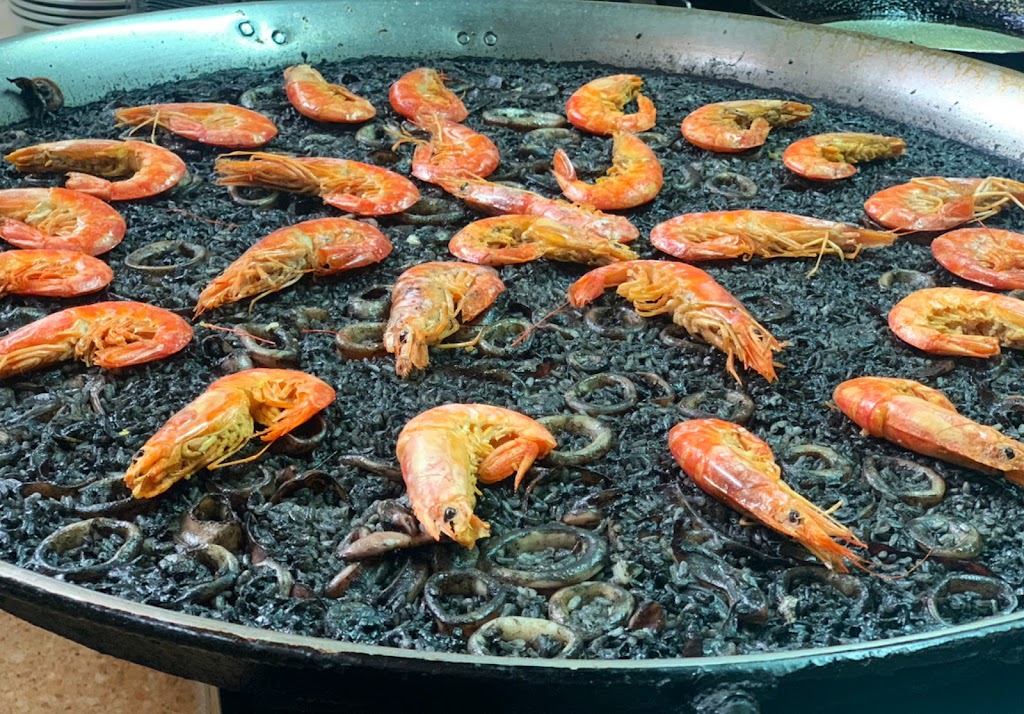 Restaurante La Bona Paella — Comida y bebida