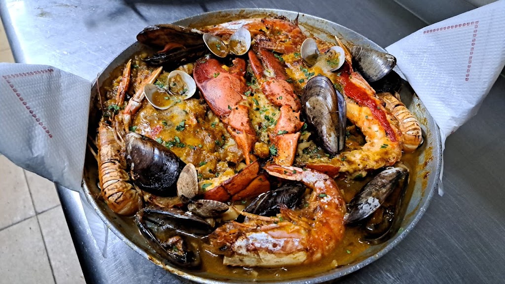 Restaurant Tres Lleons. — Comida y bebida
