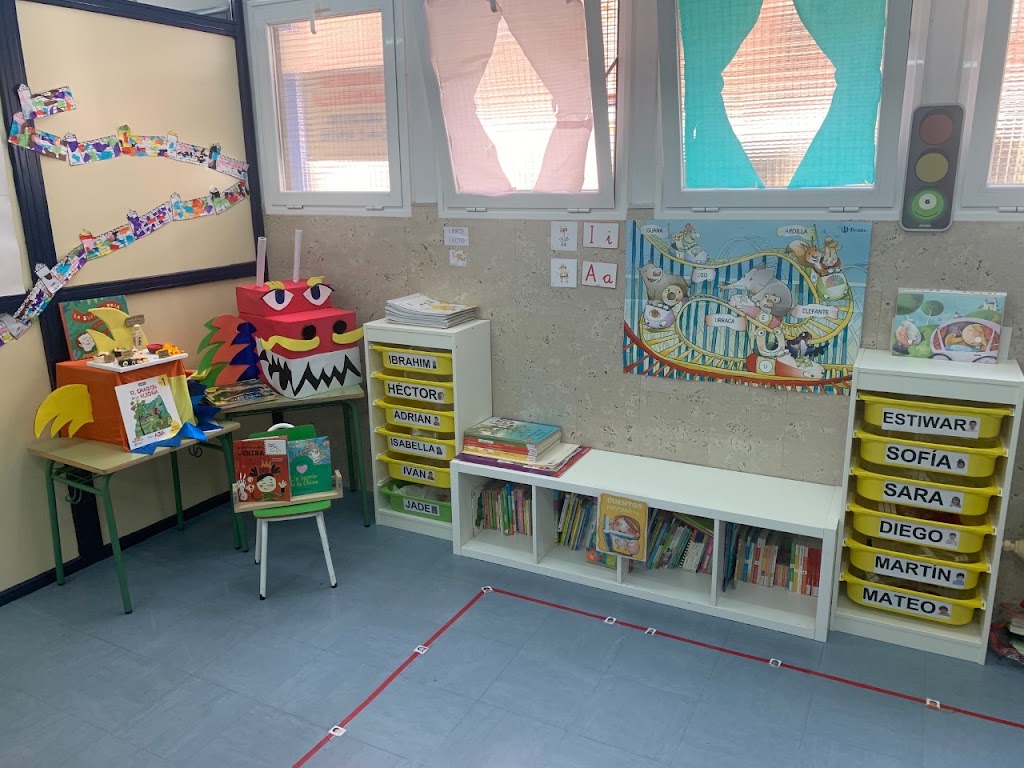 Colegio Concertado Cenit (Ed Infantil y Primaria) — Escuela