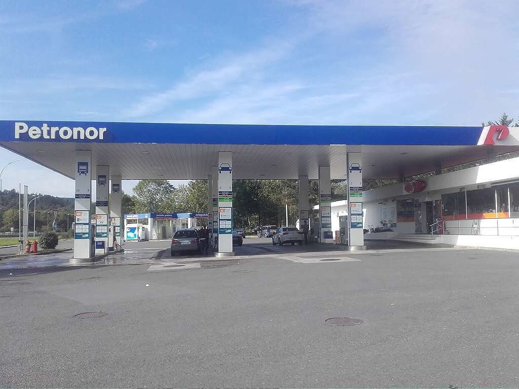 Estacion de Servicio Petronor - Repsol — Estacion de servicio