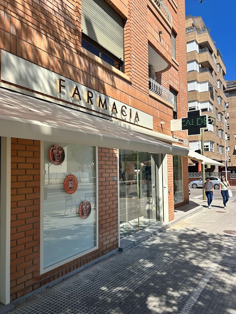 Marisa Calderon l Farmacia Castellon — Del propietario