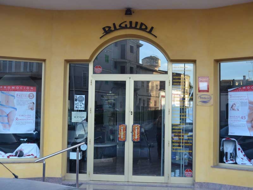 Salon de Peluqueria y Estetica Bigudi