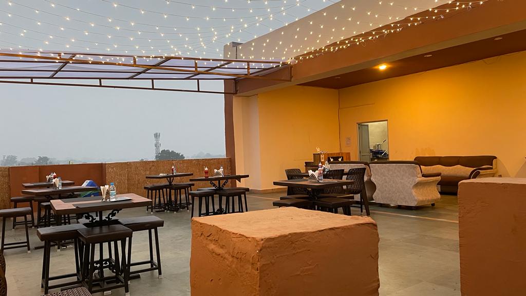 Hungry Birds Cafe Restaurant