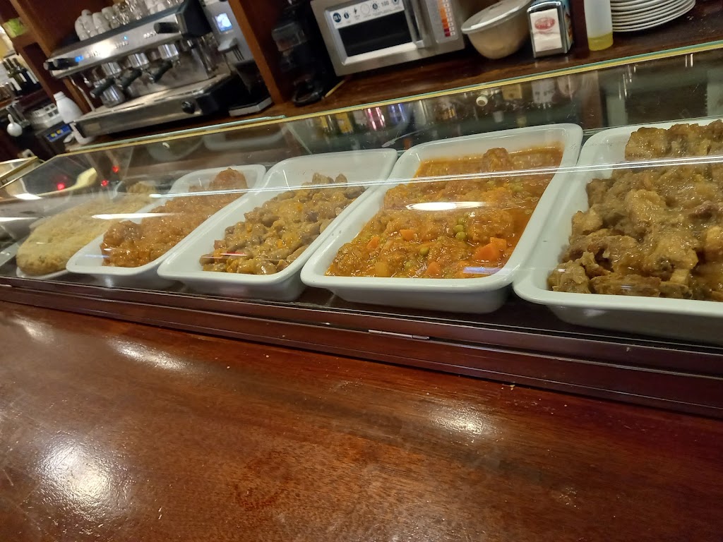 Restaurante La Amsteleria — Comida y bebida