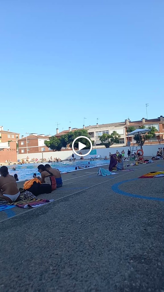 Piscina Municipal Can Llobet — Videos