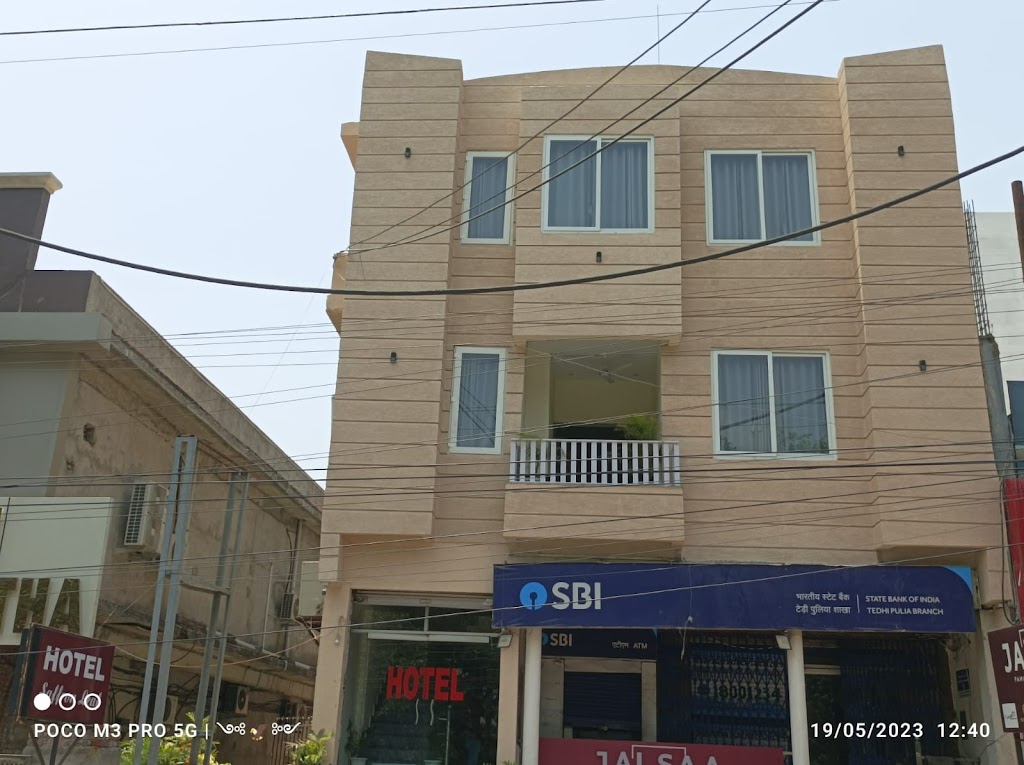 Hotel Saffron Leaf