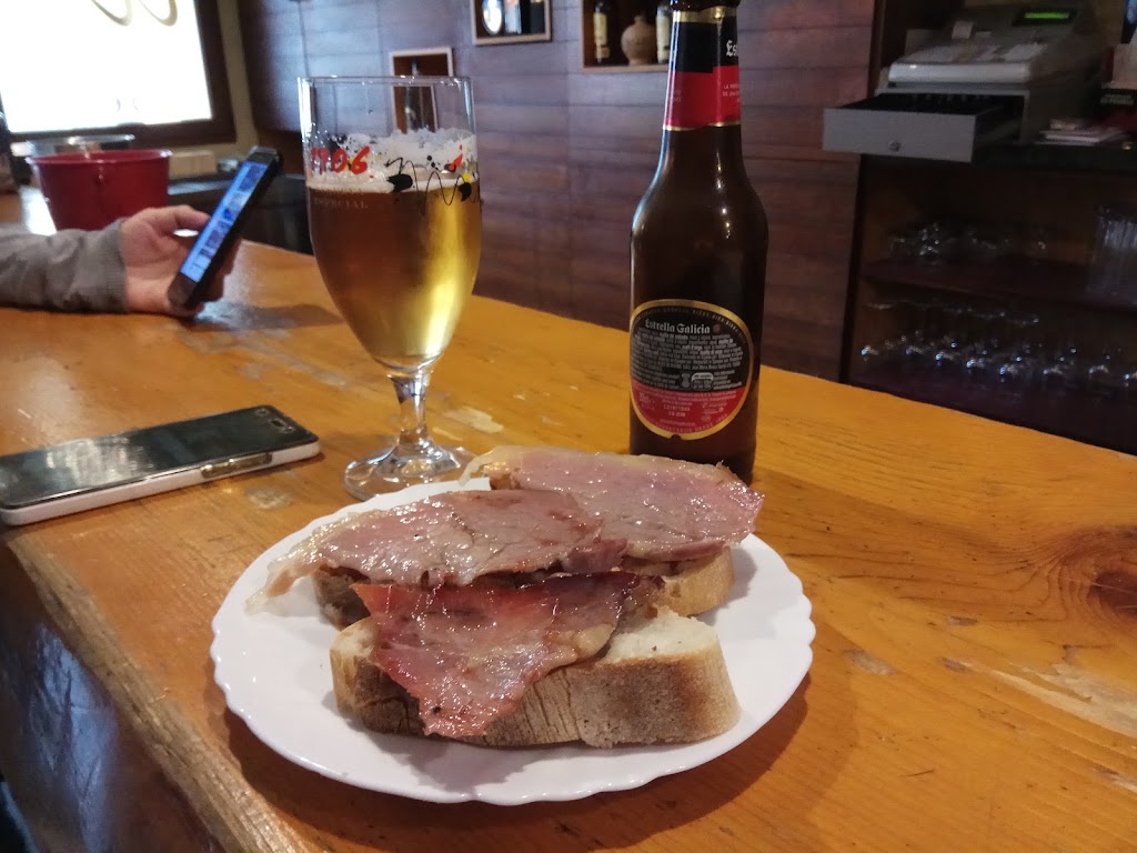 Taberna D'orixen — Comida y bebida