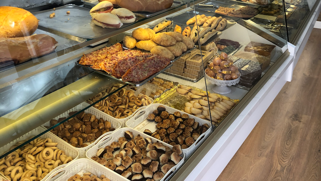Las Delicias Forn de Pla - Cafeteria y Pasteleria — Comida y bebida
