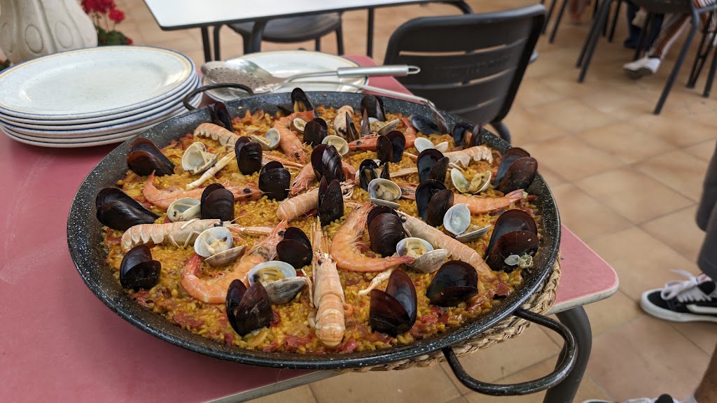 El Vago Bar Restaurante — Comida y bebida