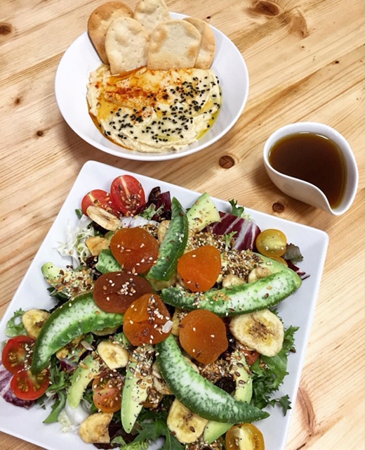 Vermuteria La Romanica — Comida y bebida