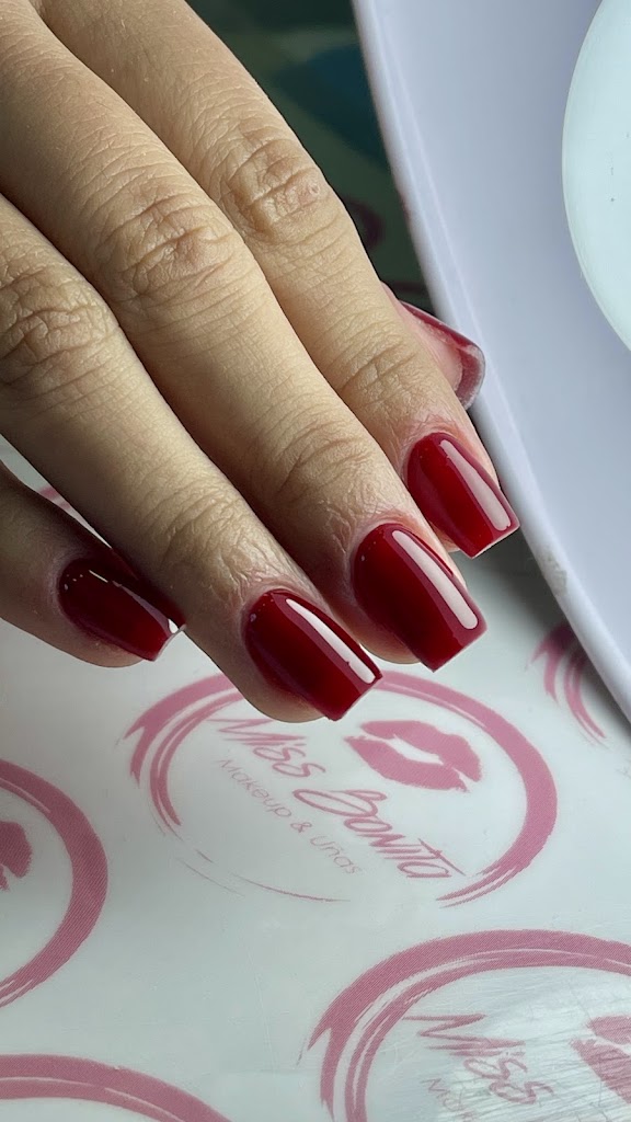 Miss Bonita Nails & Pedicure Spa — Del propietario
