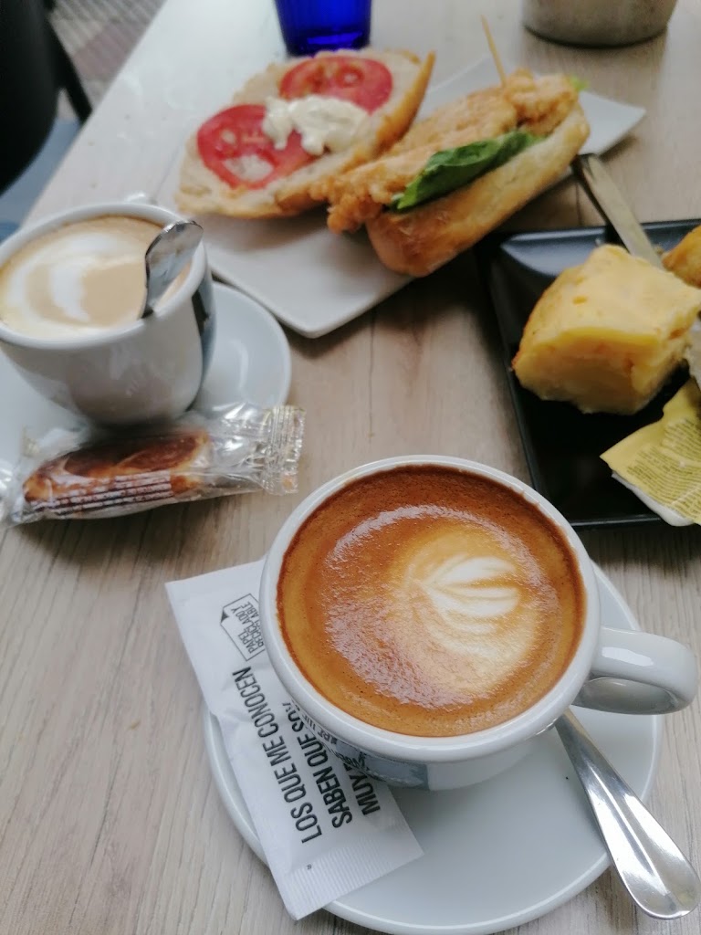 Cafe Cuore — Comida y bebida