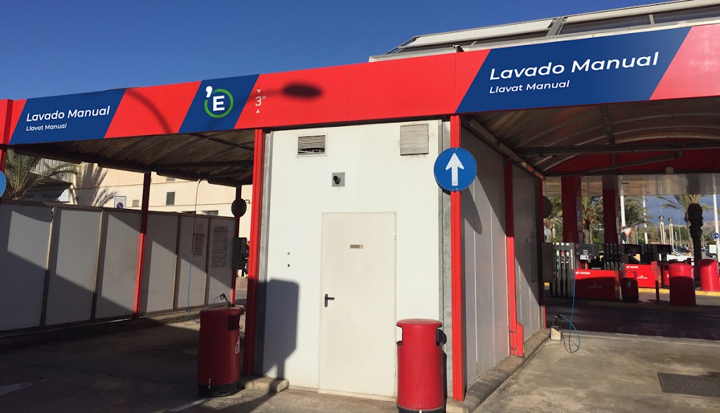 Gasolinera L' Estacio — Exterior