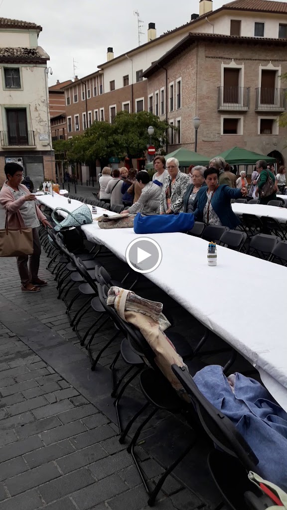 Moreno Taberna Restaurante — Videos