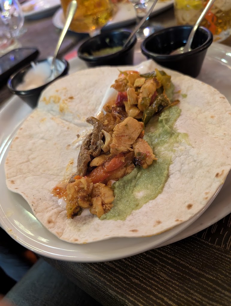 STARLIGHT MOGAN — Comida y bebida