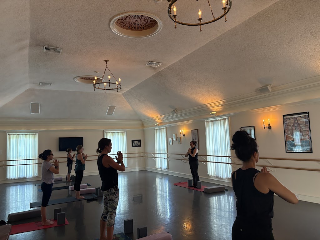  TULA Yoga For Wellness