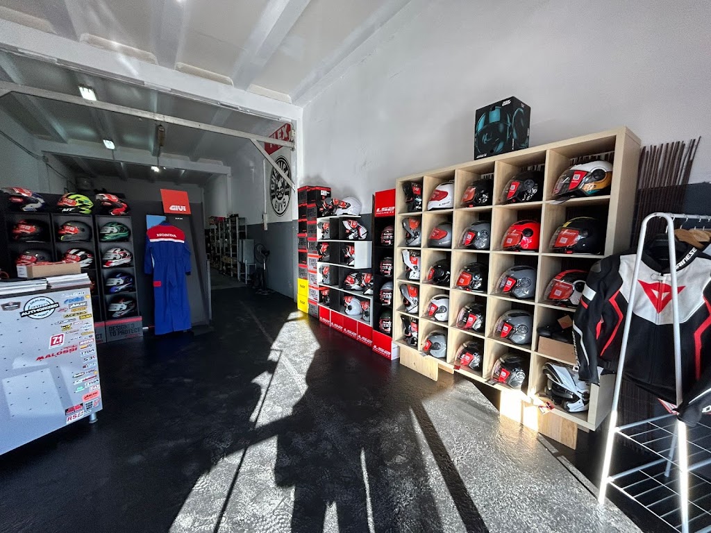 Gorila Motoshop Taller — Interior