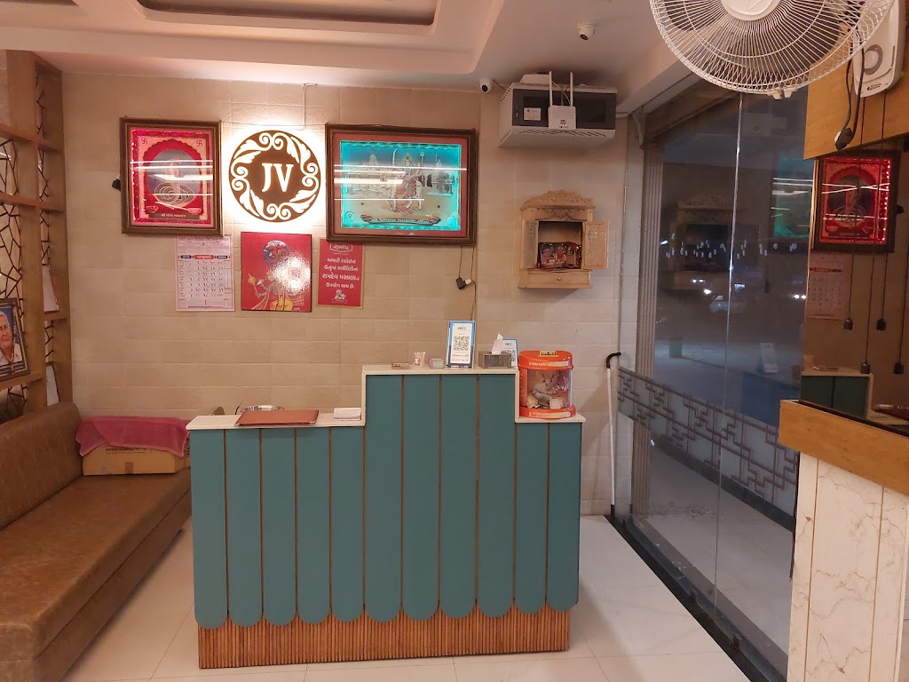 Hotel Jayveer Top Kathiyawadi And Punjabi Restaurant Jain Food Available