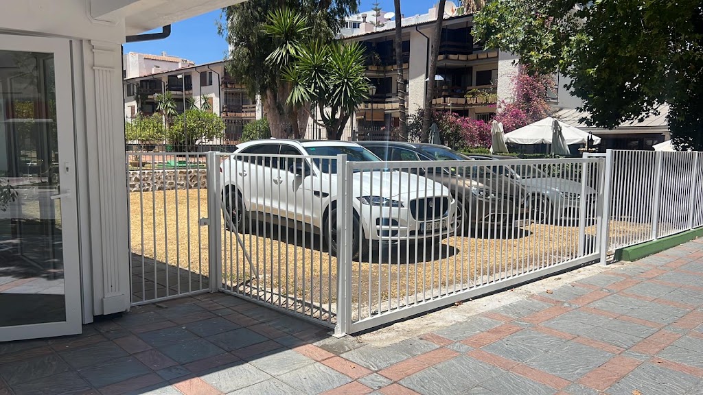 AUTOHAUS BEACH — Del propietario
