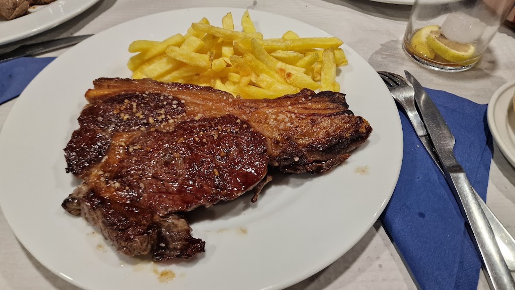 Restaurante La Bodega del Puente — Comida y bebida