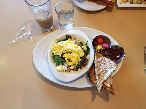 AF1QipOeHm3GoZPKui-C_LQmPNvSi5wNdx2yvq5V