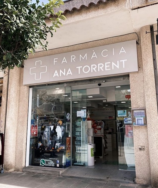 Farmacia en Pineda de Mar Ana Torrent. Parafarmacia.
