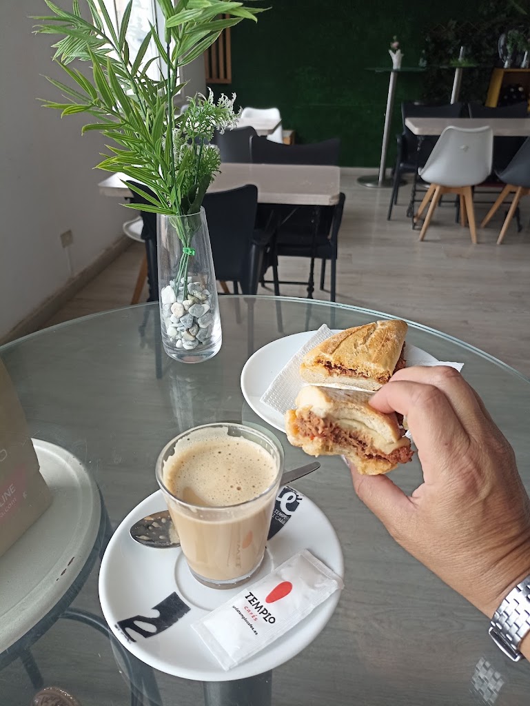 Bar El Tranvia — Capuchino