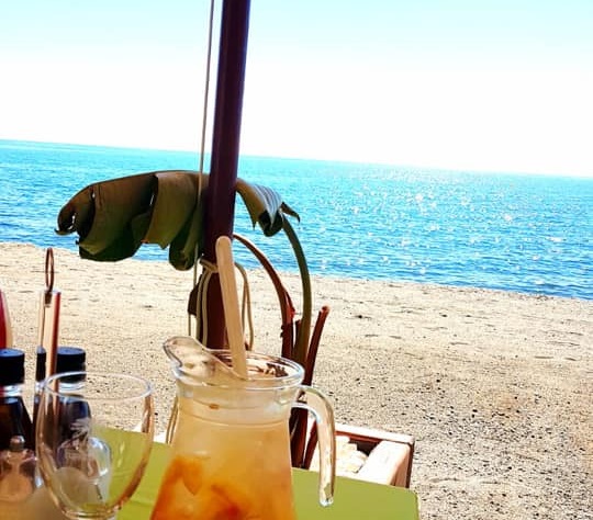 Kala Kalua Playa Chiringuito — Comida y bebida