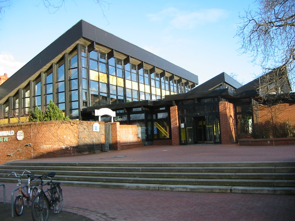 Vahrenwalder Bad - Das Familienbad öffnet am 22.09.2025 wieder - Schwimmschulen Hannover