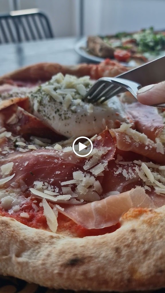 Sorrento Restaurante Pizzeria — Videos