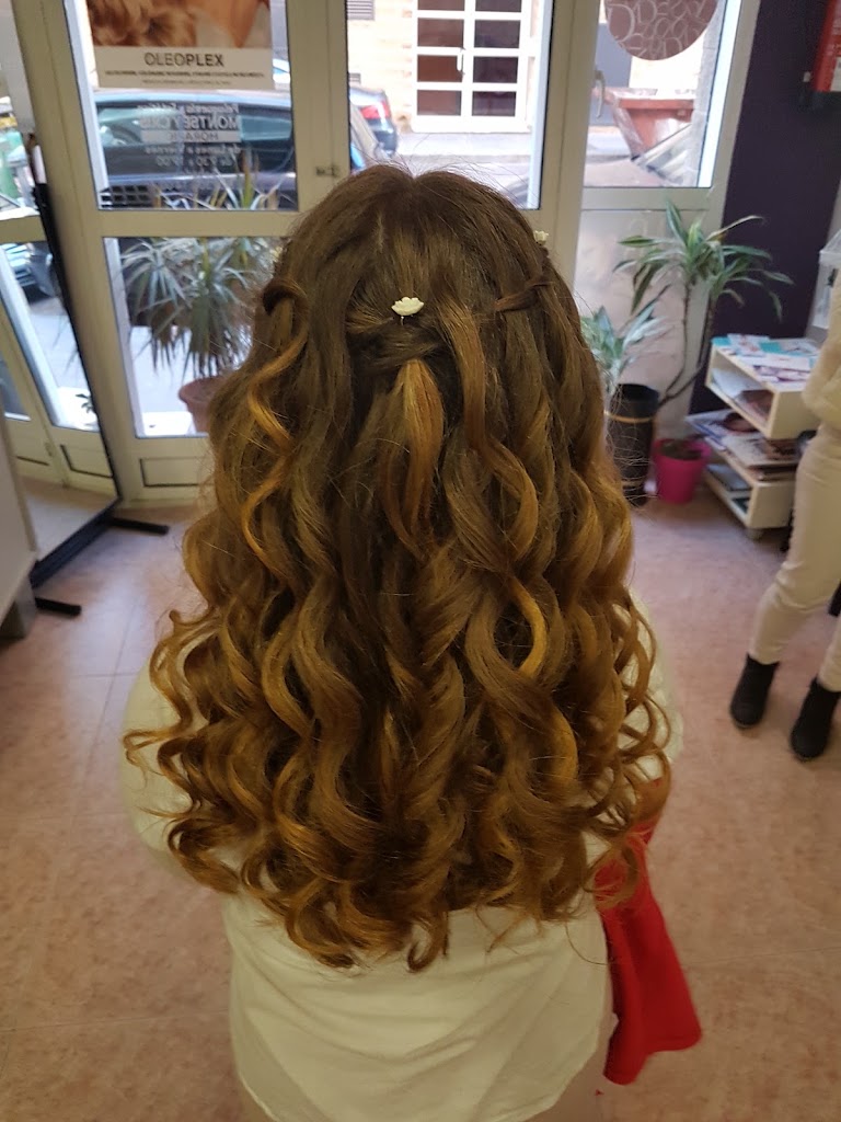 Peluqueria Y Estetica Montse Y Cris — Peinado